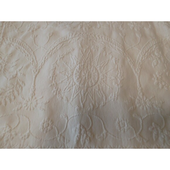Historic CHARLESTON Foundation Standard Pillow Sham 23"x27" Matelasse Off-White - Picture 4 of 7